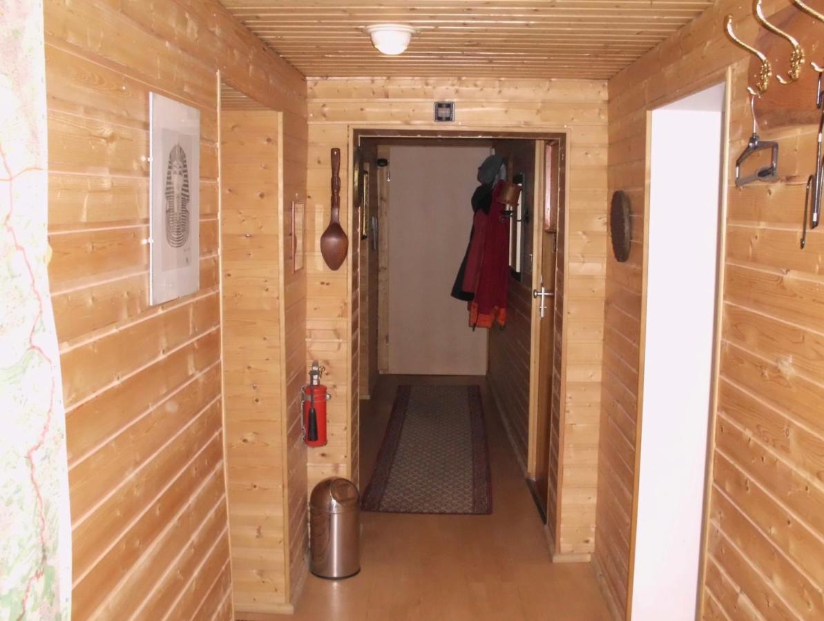 Schoenes Doppelbettzimmer Im Untergeschoss Inkl Parkplatz Nach Verfuegbarkeit 埃森 外观 照片