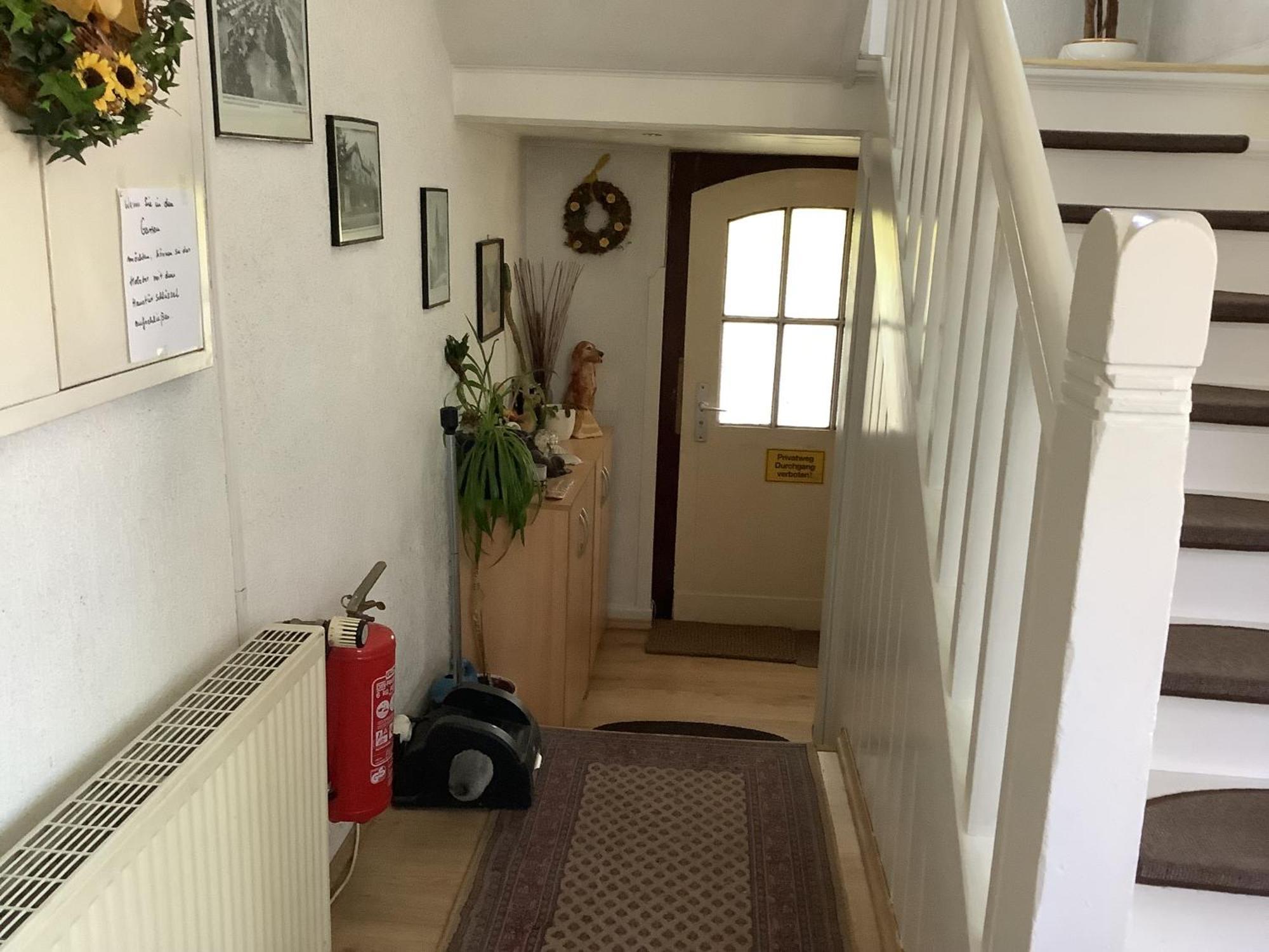 Schoenes Doppelbettzimmer Im Untergeschoss Inkl Parkplatz Nach Verfuegbarkeit 埃森 外观 照片